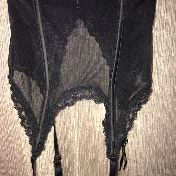 Victoria’s Secret Very Sexy Lace with Garter clips - Picture 3 of 7